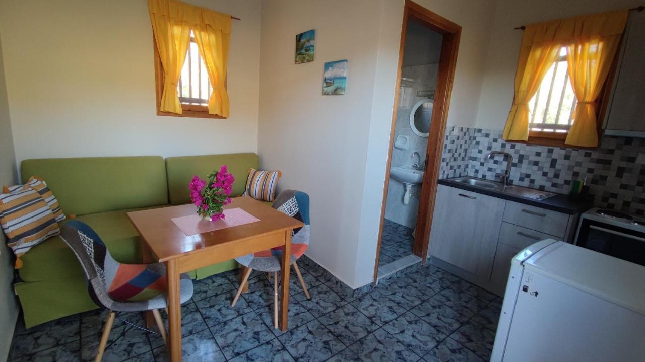 Apartament Tramonto Nel Delfini Kini Zewnętrze zdjęcie