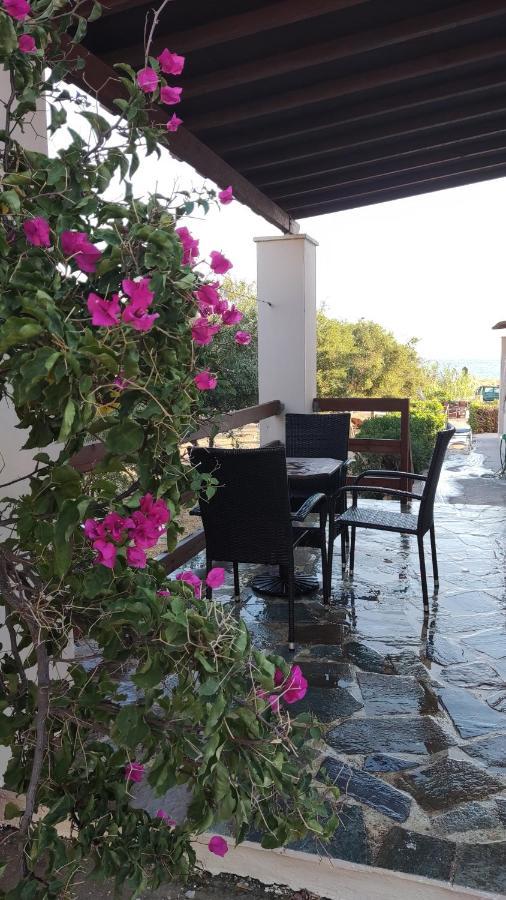 Apartament Tramonto Nel Delfini Kini Zewnętrze zdjęcie