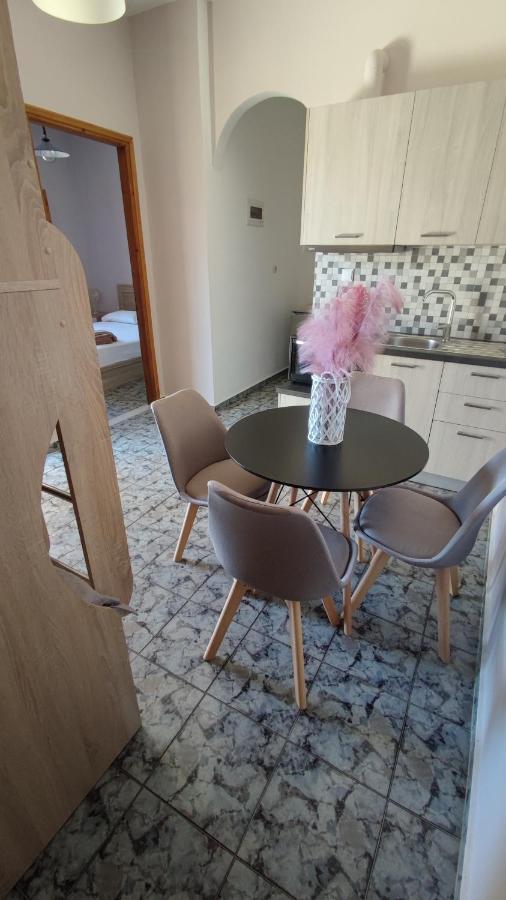 Apartament Tramonto Nel Delfini Kini Zewnętrze zdjęcie