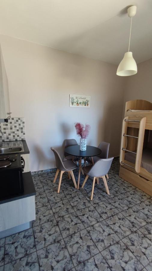 Apartament Tramonto Nel Delfini Kini Zewnętrze zdjęcie