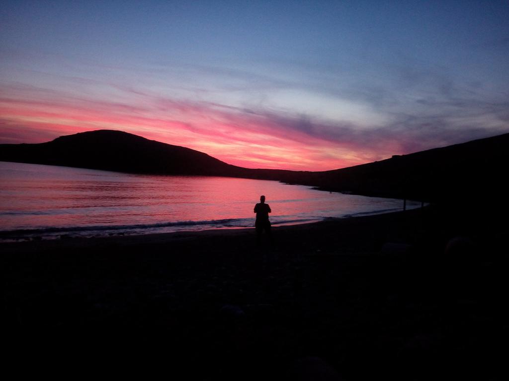 Apartament Tramonto Nel Delfini Kini Zewnętrze zdjęcie
