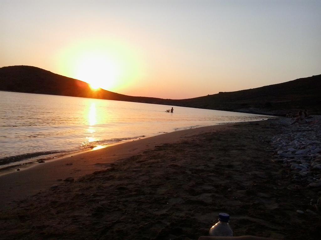 Apartament Tramonto Nel Delfini Kini Zewnętrze zdjęcie