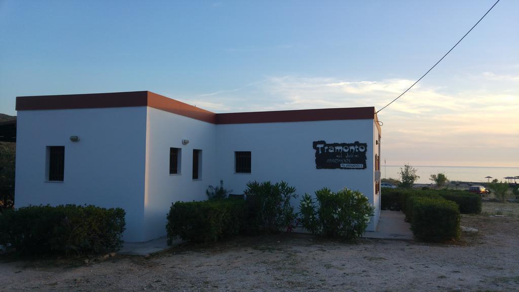 Apartament Tramonto Nel Delfini Kini Zewnętrze zdjęcie
