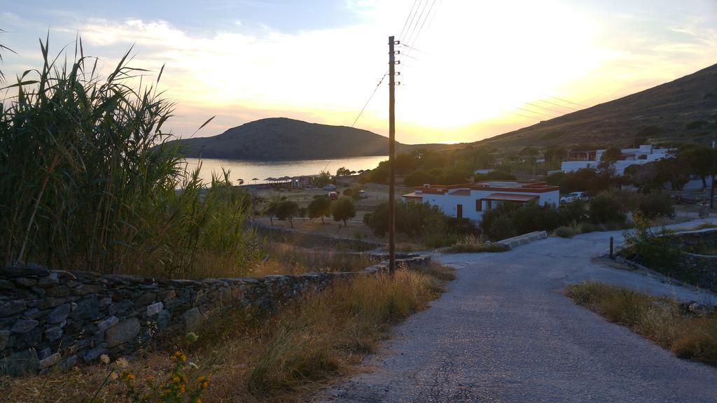 Apartament Tramonto Nel Delfini Kini Zewnętrze zdjęcie