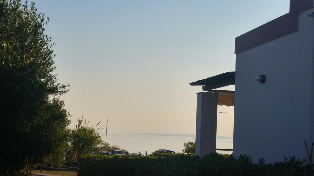 Apartament Tramonto Nel Delfini Kini Zewnętrze zdjęcie
