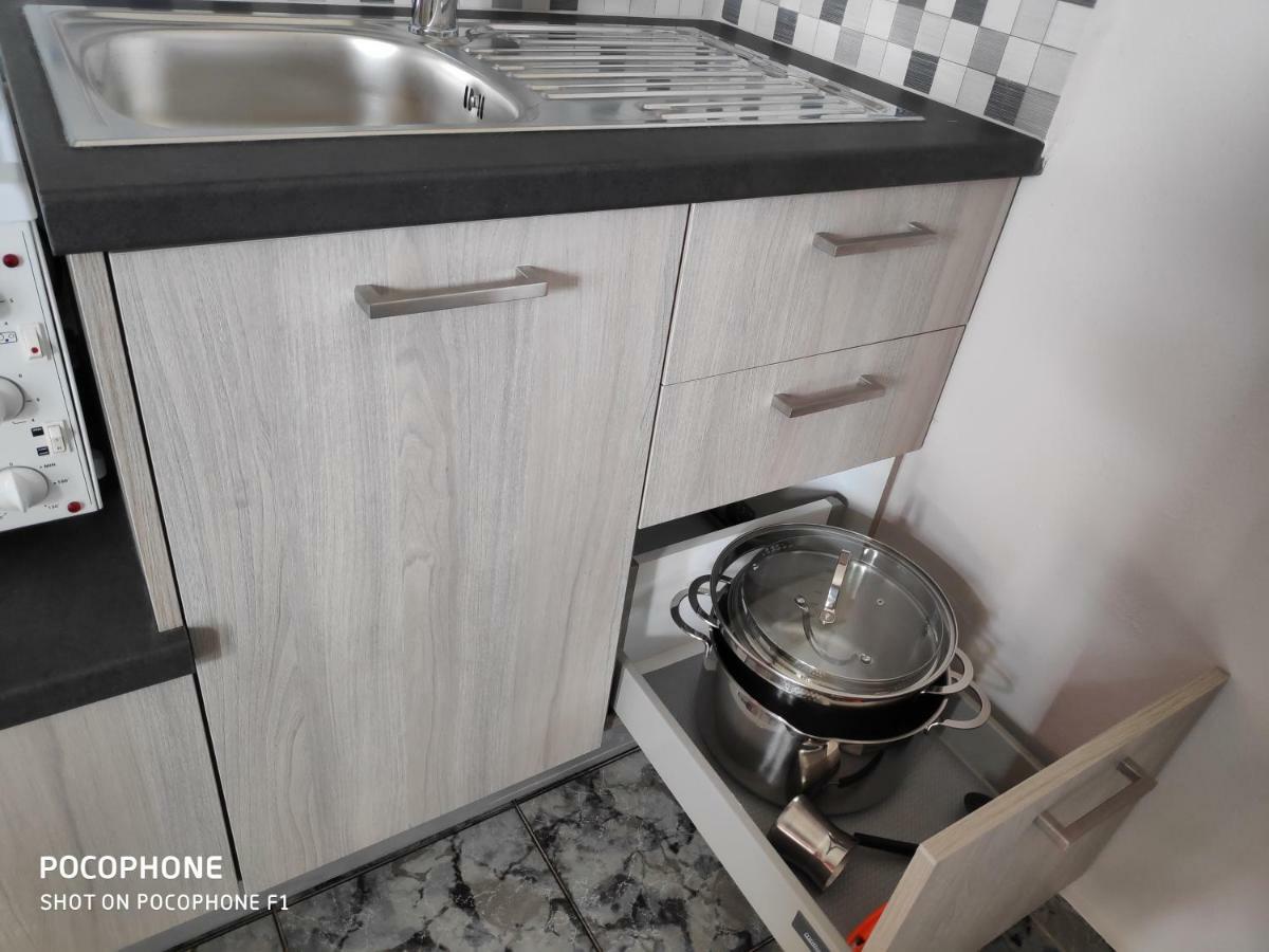 Apartament Tramonto Nel Delfini Kini Zewnętrze zdjęcie
